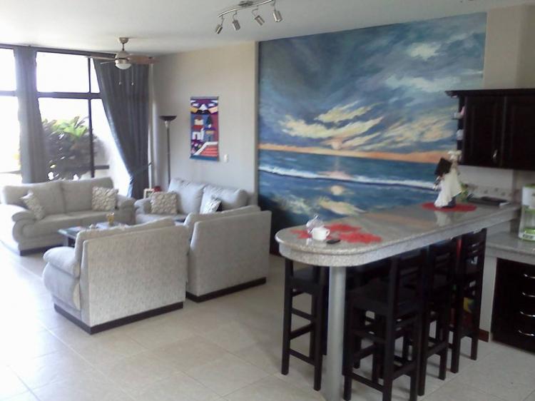 Vendo hermosa casa en San Clemente Manabi