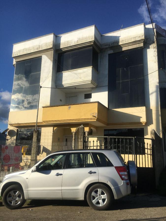 Foto Edificio en Venta en Azogues, Canar - U$D 230.000 - EDV29599 - BienesOnLine