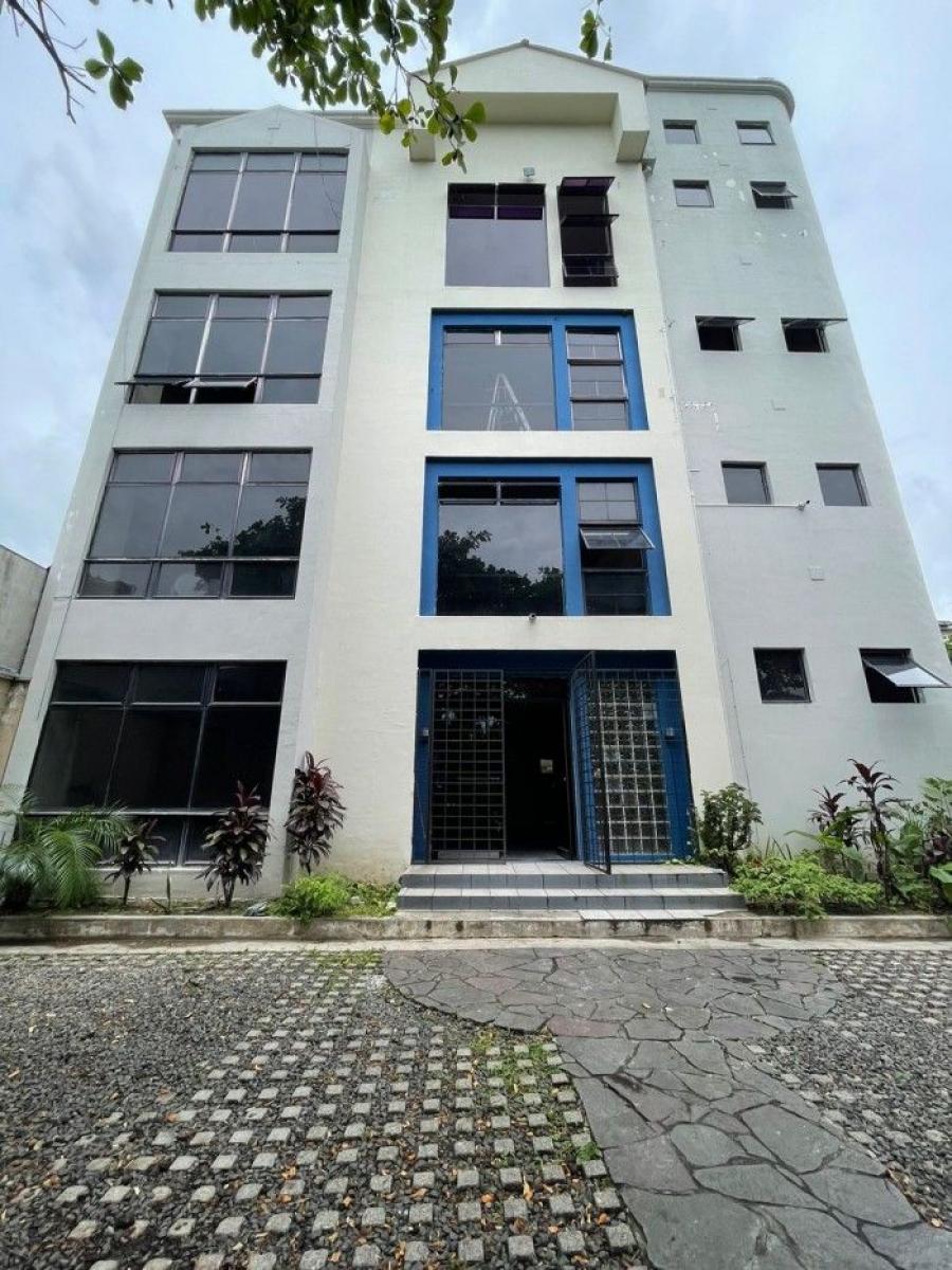 Foto Edificio en Alquiler en San Salvador, San Salvador - U$D 8.000 - EDA1202 - BienesOnLine