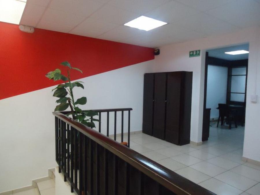 Foto Oficina en Alquiler en Colonia San Francisco, San Salvador - U$D 750 - OFA912 - BienesOnLine