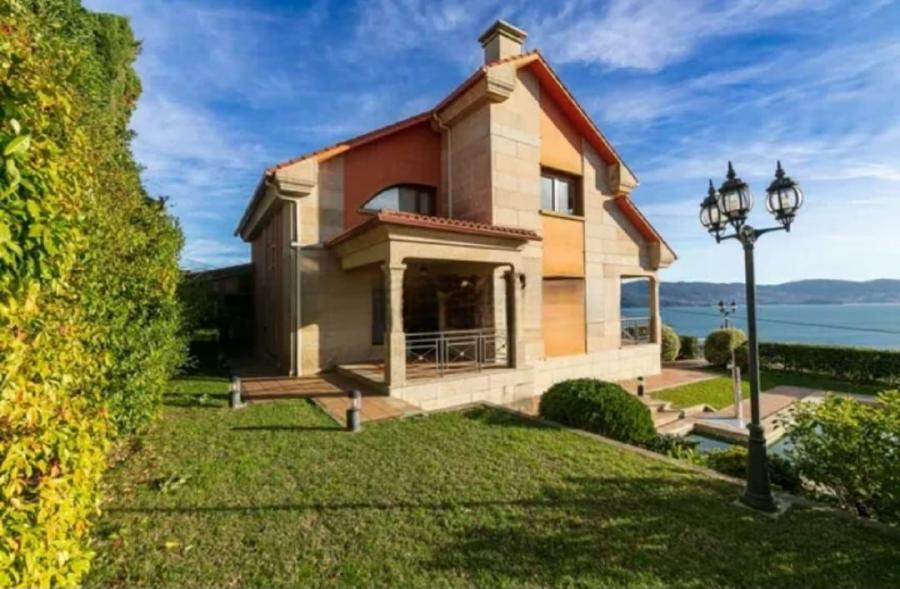 Foto Chalet en Alquiler en DORRON, Sanxenxo, Pontevedra - € 4.000 - CHA16439 - BienesOnLine