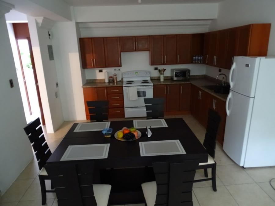 Foto Apartamento en Renta en zona 16, zona 16, Guatemala - U$D 575 - APR9002 - BienesOnLine