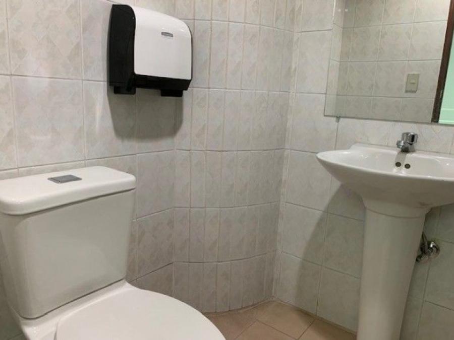 Foto Oficina en Renta en Zona 10, Ciudad de Guatemala, Guatemala - U$D 690 - OFR45194 - BienesOnLine