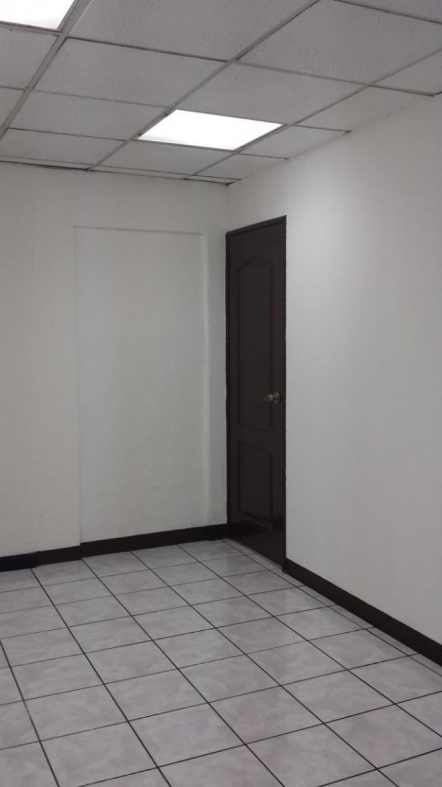 Foto Oficina en Renta en Zona 10, Ciudad de Guatemala, Guatemala - U$D 824 - OFR47072 - BienesOnLine