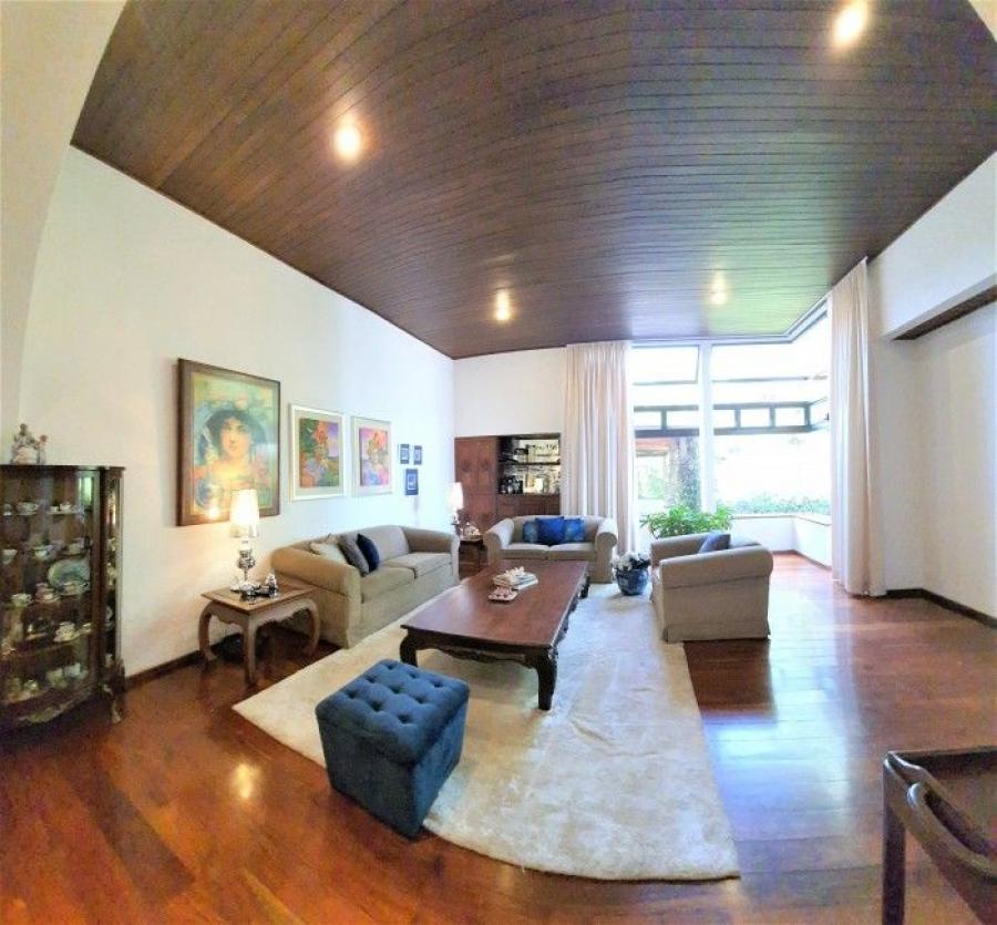 Foto Casa en Venta en Zona 10, Ciudad de Guatemala, Guatemala - U$D 750.000 - CAV45720 - BienesOnLine