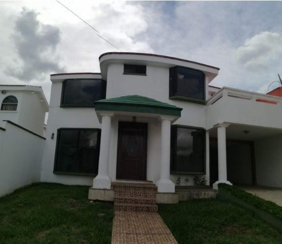 Casa en Venta en Loma Real, Mixco, Guatemala - U$D  - CAV9884 -  BienesOnLine