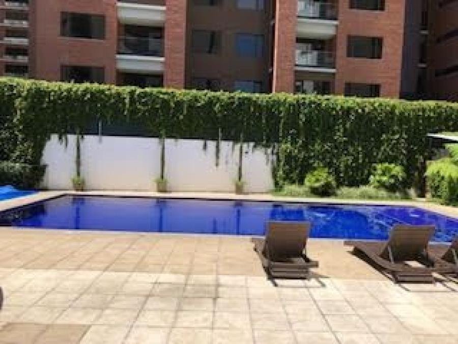 APARTAMENTO EN RENTA ZONA 14