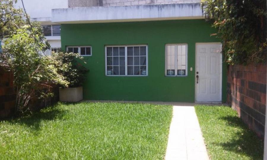 Bonita casa en renta en la Zona 15 sobre Boulevard Vista Hermosa