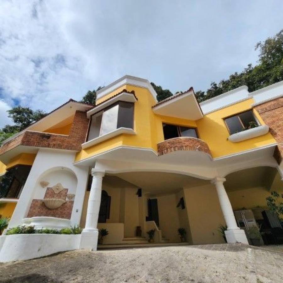 Foto Casa en Renta en Labor de Castilla zona 9 de Mixco, Mixco, Guatemala - Q 11.000 - CAR43509 - BienesOnLine