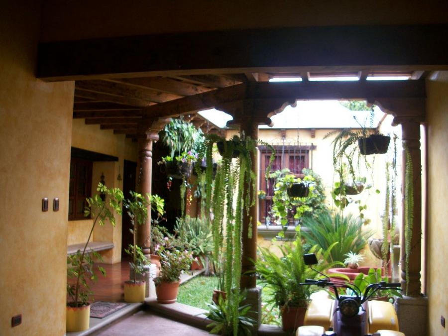 CASA AMUEBLADA EN ANTIGUA GUATEMALA