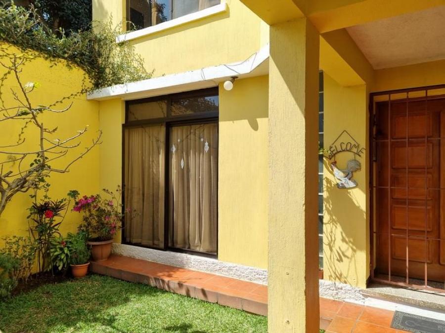 Foto Casa en Venta en Mixco, Guatemala - U$D 280.000 - CAV13882 - BienesOnLine