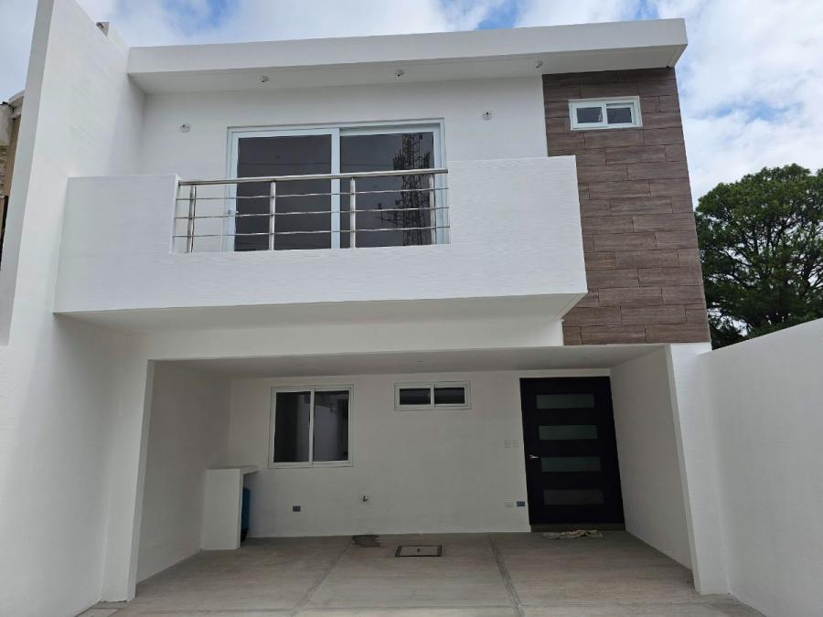 Casa de 4 habitaciones en Venta en San Cristobal Zona 8 Mixco Residencial B1