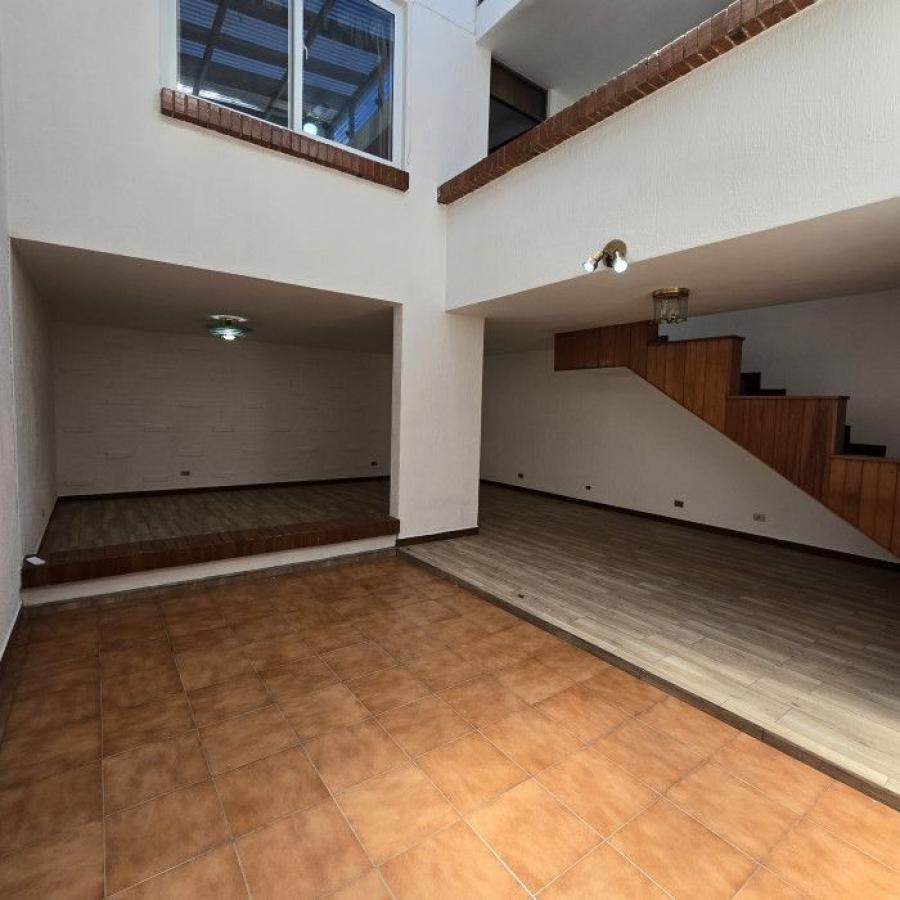 Foto Casa en Renta en Zona 10, Ciudad de Guatemala, Guatemala - U$D 1.100 - CAR47001 - BienesOnLine