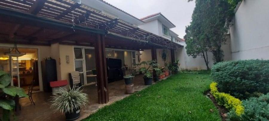 Foto Casa en Venta en Fraijanes, Guatemala - U$D 325.000 - CAV28190 - BienesOnLine