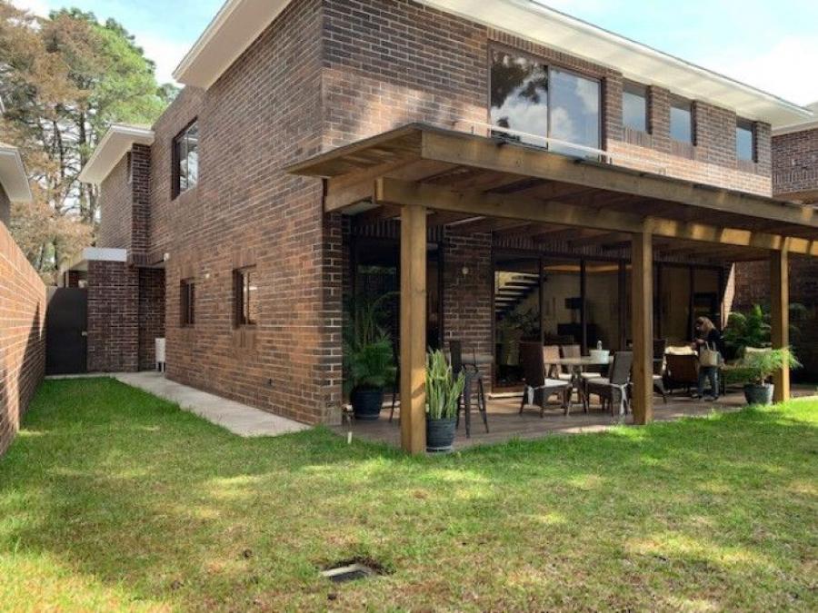 Foto Casa en Venta en Zona 16, Ciudad de Guatemala, Guatemala - U$D 795.070 - CAV45013 - BienesOnLine