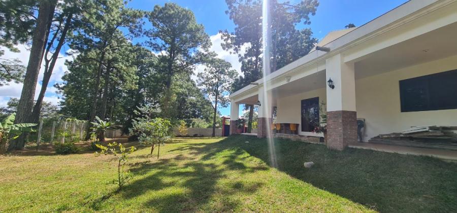 Foto Casa en Venta en Mixco, Guatemala - Q 2.200.000 - CAV13128 - BienesOnLine