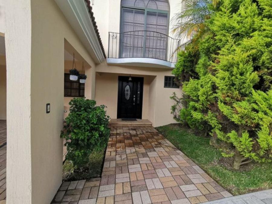 Foto Casa en Venta en Zona 16, Ciudad de Guatemala, Guatemala - U$D 300.000 - CAV45668 - BienesOnLine