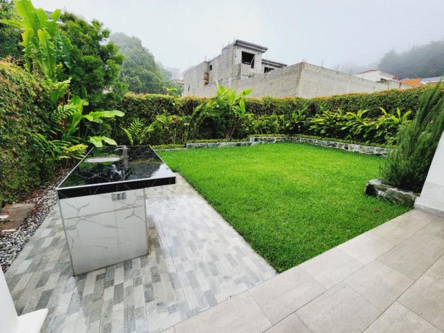 Foto Casa en Venta en LA FONTANA, Fraijanes, Guatemala - U$D 395.000 - CAV47510 - BienesOnLine