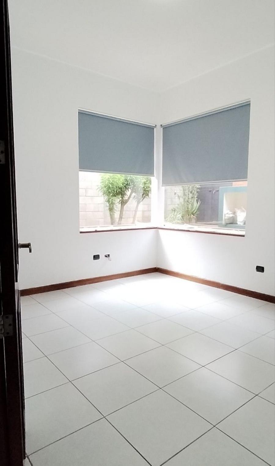 Foto Casa en Venta en Zona 16, Ciudad de Guatemala, Guatemala - U$D 700.000 - CAV45934 - BienesOnLine