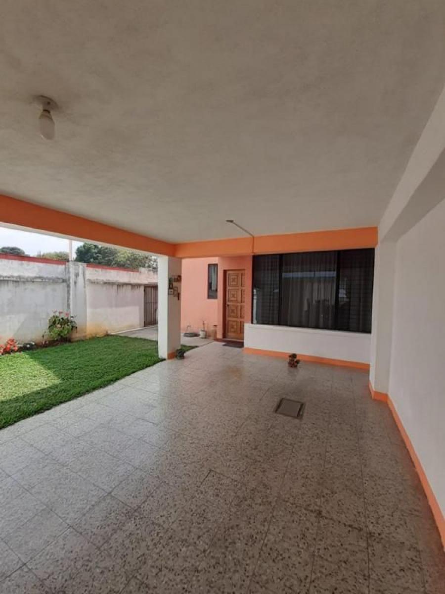 Foto Casa en Venta en Zona 2 de San Lucas, San Lucas Sacatepquez, Sacatepquez - Q 1.500.000 - CAV10279 - BienesOnLine