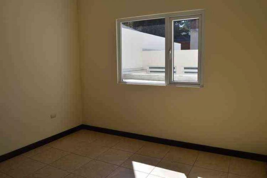 Foto Casa en Renta en Zona 10, Ciudad de Guatemala, Guatemala - U$D 900 - CAR46146 - BienesOnLine