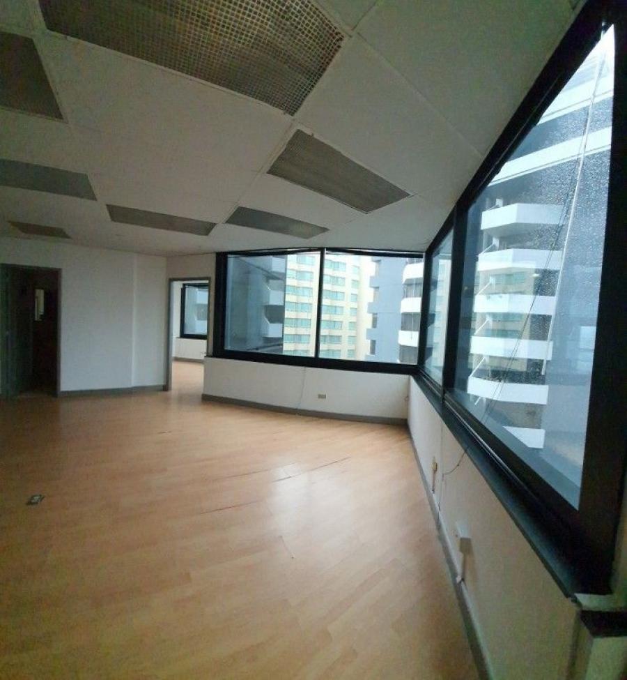 Foto Oficina en Renta en Zona 10, Guatemala - U$D 2.385 - OFR37377 - BienesOnLine