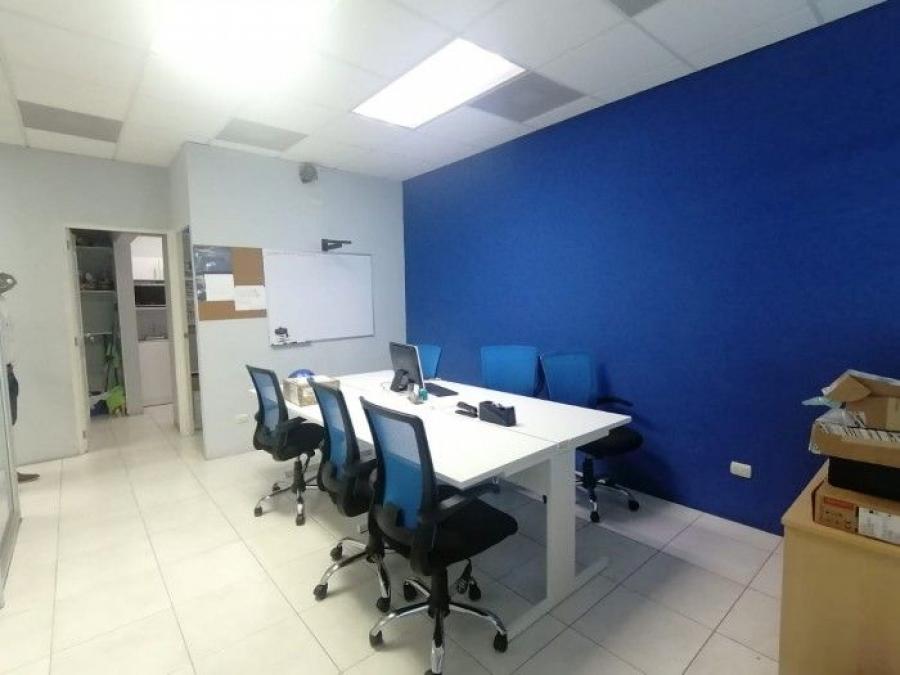 Foto Oficina en Renta en Zona 10, Guatemala - U$D 1.200 - OFR29429 - BienesOnLine