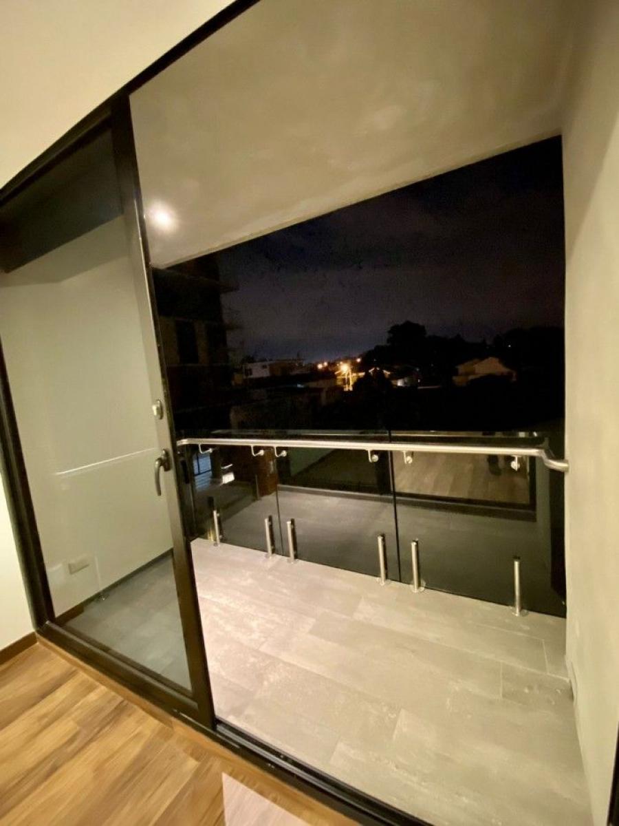 En Renta Apartamento en edificio de zona 11 Mariscal