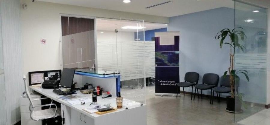 Foto Oficina en Renta en Zona 10, Guatemala - U$D 1.105 - OFR29693 - BienesOnLine