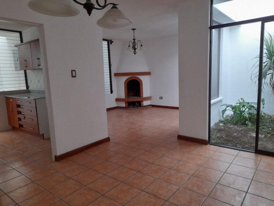 Foto Casa en Venta en San Lucas Sacatepquez, Sacatepquez - Q 975.000 - CAV27390 - BienesOnLine