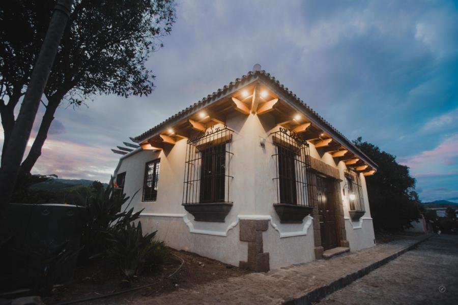 ESPECTACULAS CASA EN VENTA ANTIGUA GUAATEMALA