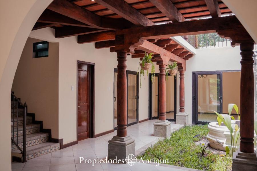 Foto Casa en Venta en Alotenango, Sacatepéquez - U$D 259.978 - CAV47876 - BienesOnLine