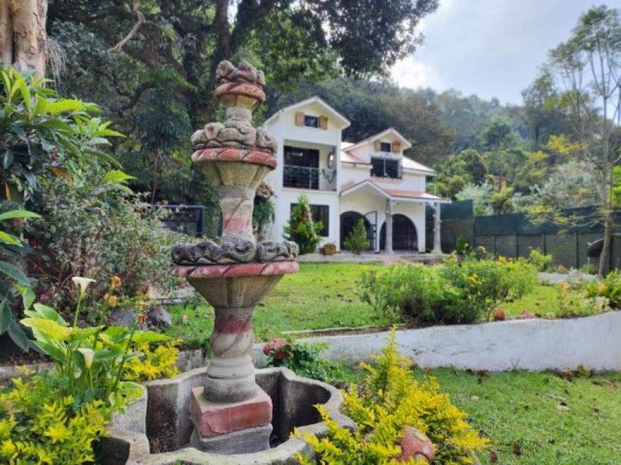 HERMOSA CASA EN RENTA CAMINO A ANTIGUA GUATEMALA