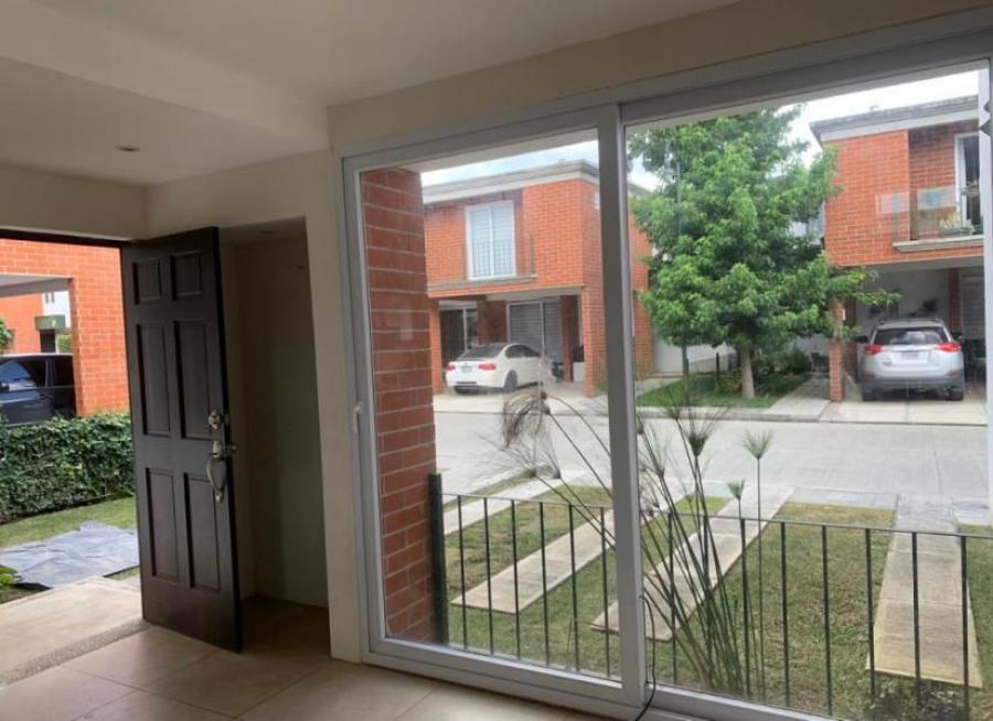 Hermosa casa en venta en el pueblo de San Lucas