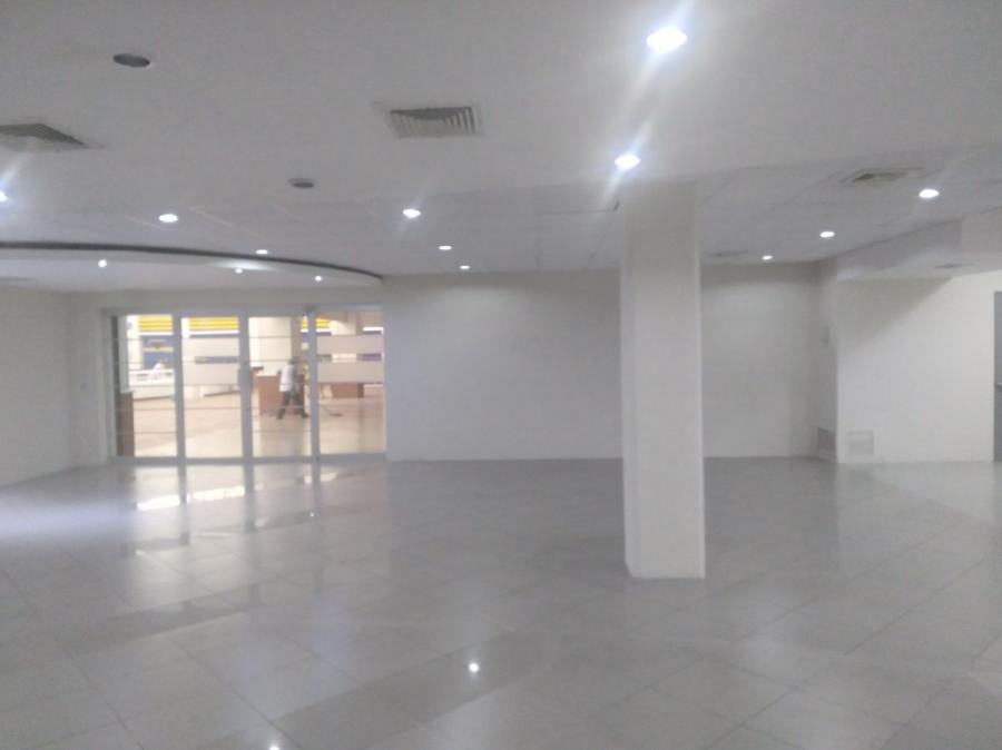 Foto Local en Renta en Mixco, Guatemala - U$D 1.680 - LOR17005 - BienesOnLine