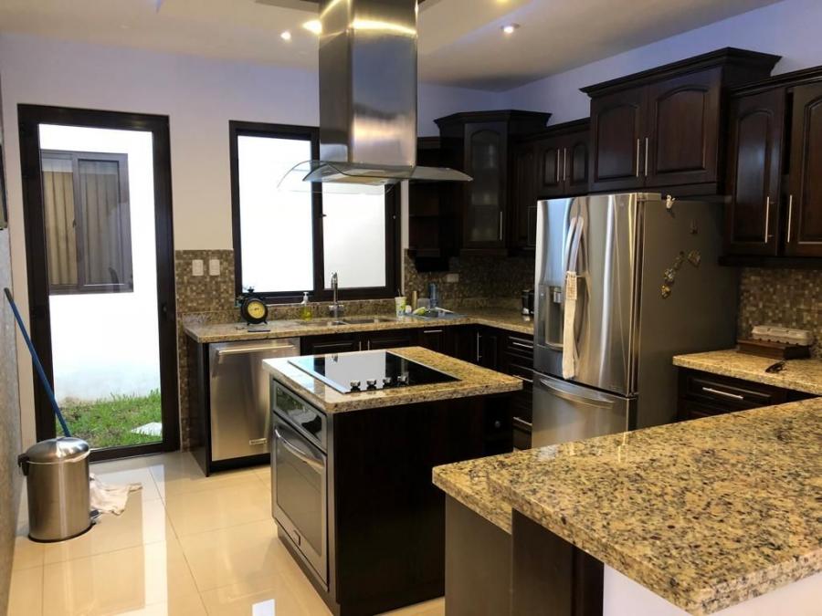 Foto Casa en Venta en Guatemala, Guatemala - U$D 375.000 - CAV25256 - BienesOnLine