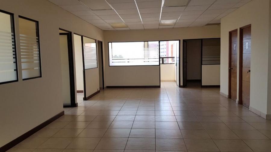 Foto Oficina en Renta en Avenida Las Americas, Zona 13, Guatemala - U$D 2.441 - OFR2248 - BienesOnLine