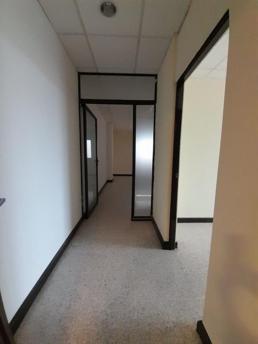 Foto Oficina en Renta en Zona 10, Guatemala - U$D 1.350 - OFR37486 - BienesOnLine