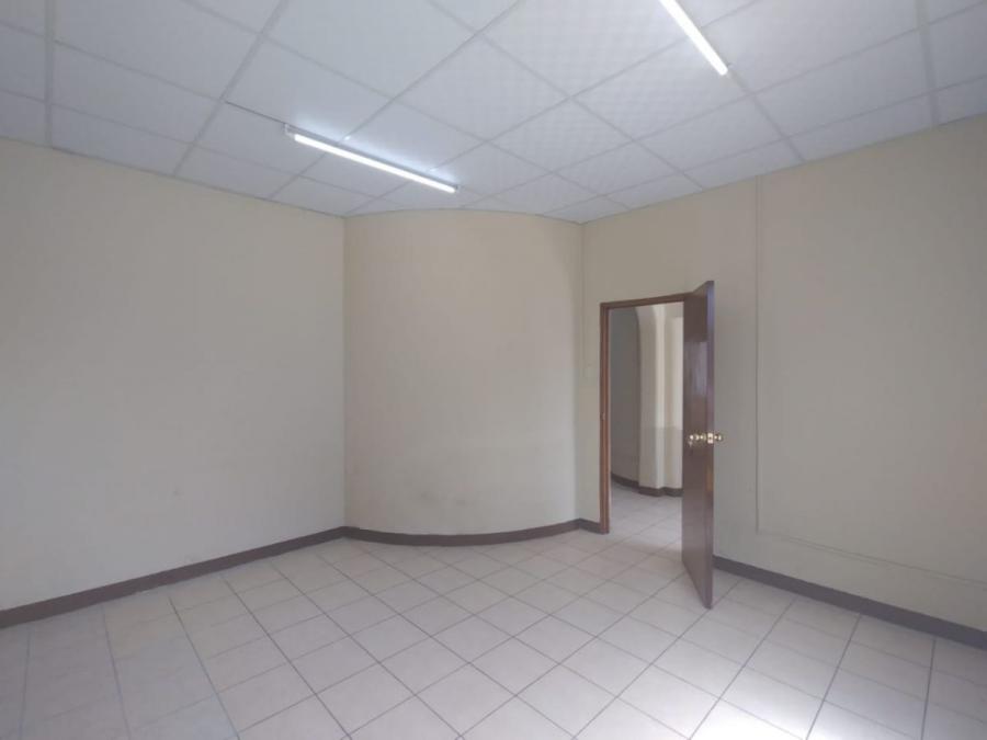 Foto Oficina en Renta en Zona 10, Guatemala - U$D 1.120 - OFR37467 - BienesOnLine