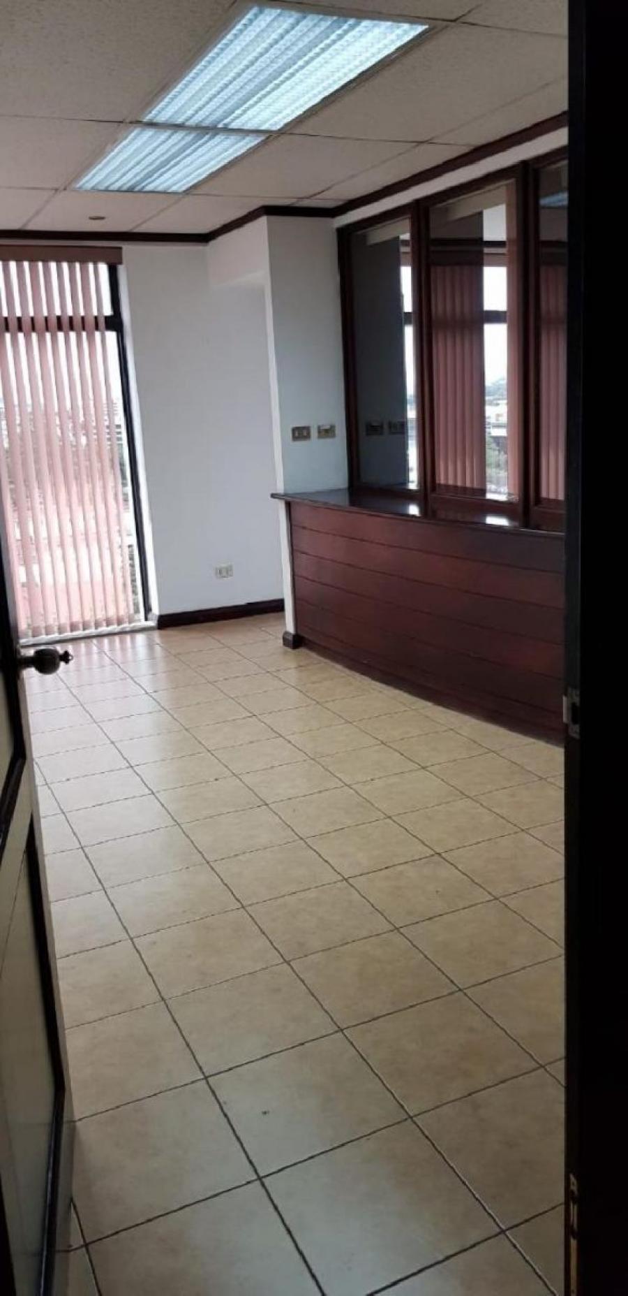 Foto Oficina en Renta en Zona 9, Guatemala - U$D 877 - OFR7435 - BienesOnLine