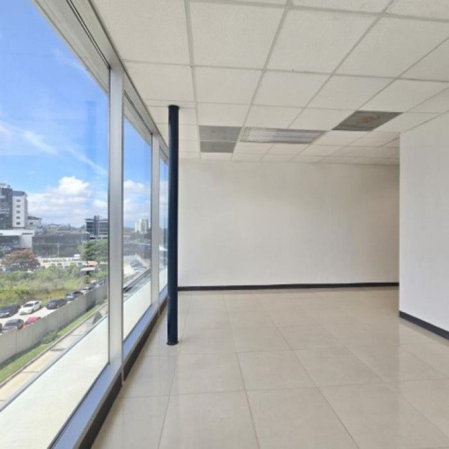 Foto Oficina en Renta en Zona 10, Ciudad de Guatemala, Guatemala - U$D 1.175 - OFR46582 - BienesOnLine