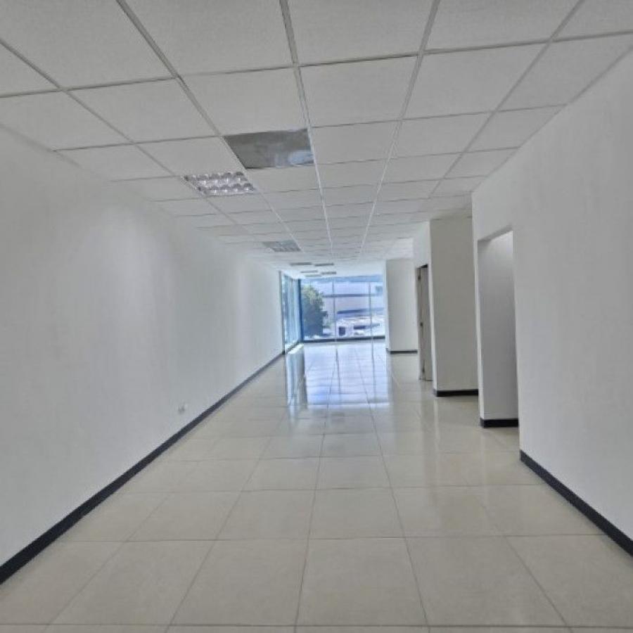 Foto Oficina en Renta en Zona 10, Ciudad de Guatemala, Guatemala - U$D 1.175 - OFR46902 - BienesOnLine