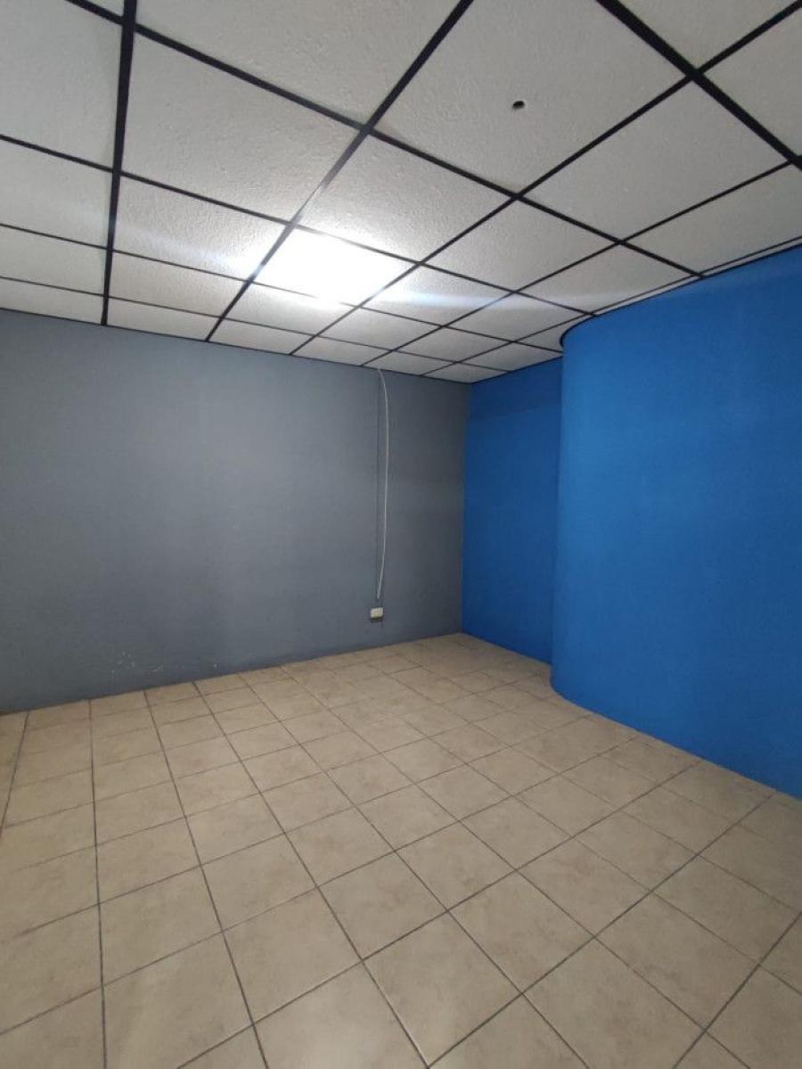 Foto Oficina en Renta en Zona 10, Ciudad de Guatemala, Guatemala - U$D 1.100 - OFR45764 - BienesOnLine