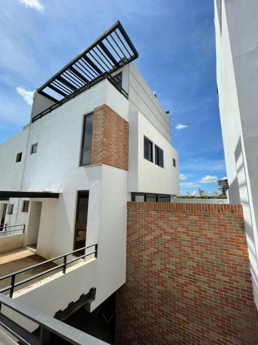 Foto Casa en Venta en Zona 15, Ciudad de Guatemala, Guatemala - U$D 515.000 - CAV46429 - BienesOnLine