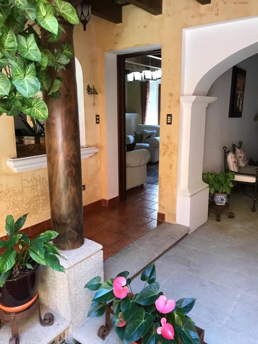 Rento casa en Condominio Serenisima en Antigua Guatemala