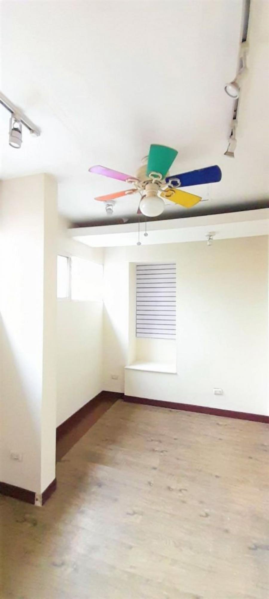 Foto Local en Renta en Puerta Parada, Guatemala - U$D 200 - LOR32037 - BienesOnLine