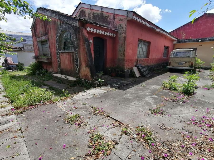 Terreno en sector Comercial de Mariscal zona 11,