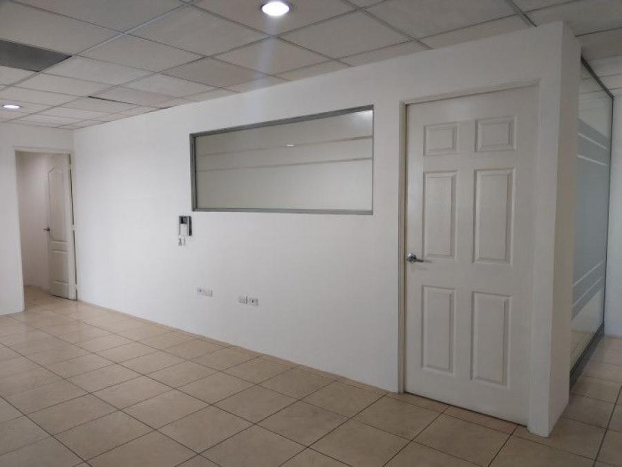 Foto Oficina en Renta en zona 10 Entre 19 y 20 calle, Guatemala, Guatemala - U$D 1.700 - OFR27073 - BienesOnLine