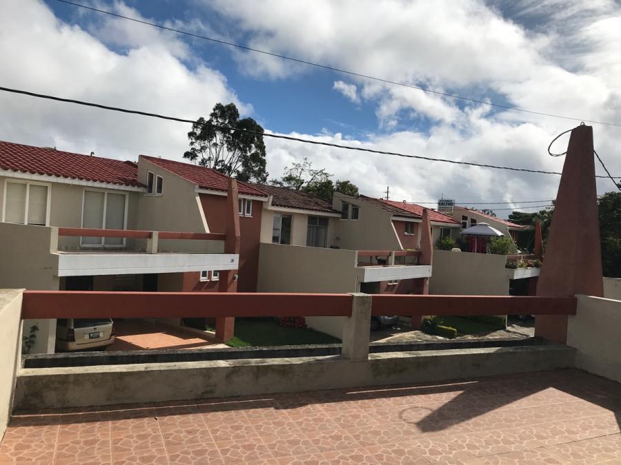 VENDO CASA DE DOS NIVELES EN CONDOMINIO VILLAS DE PINULA, KM 18.5 CARRETERA A SAN JOSÉ PINULA