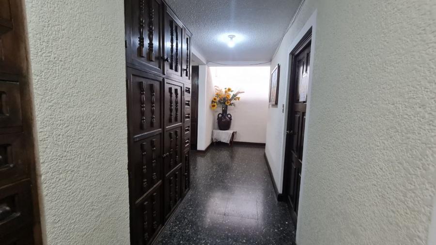 Foto Casa en Venta en Mixco, Guatemala - U$D 400.000 - CAV37637 - BienesOnLine